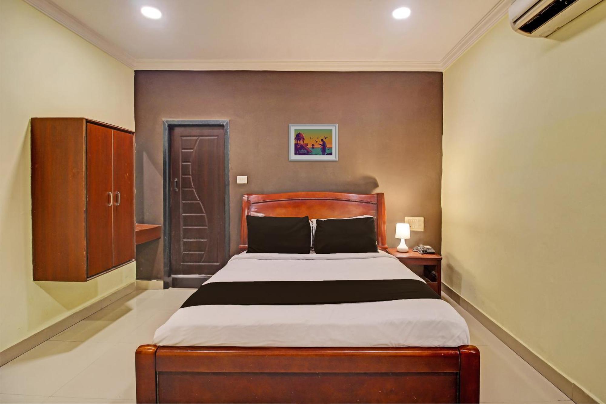 Hotel O Ruma Near Nampally Railway Station Hyderabad Bagian luar foto