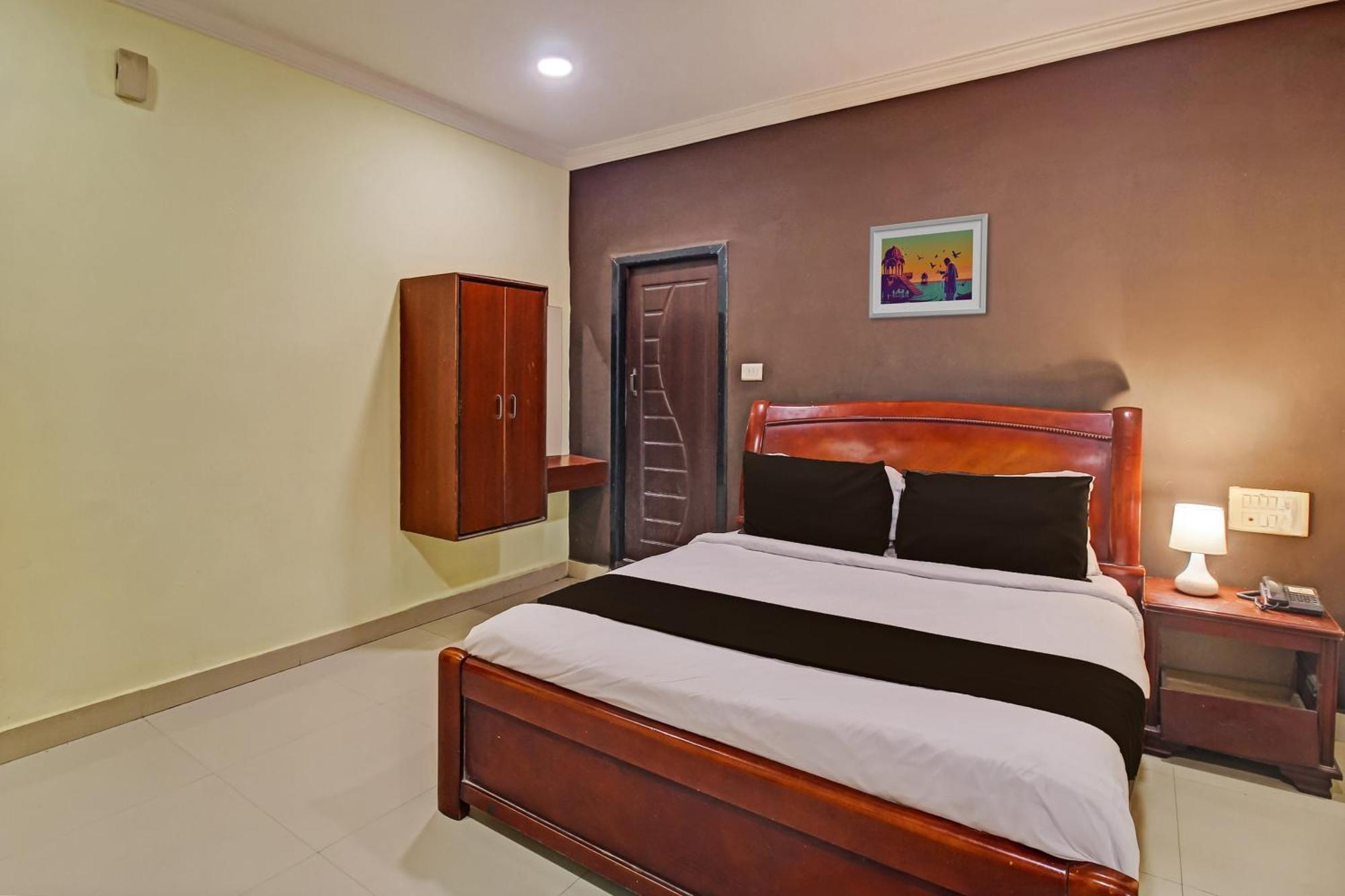 Hotel O Ruma Near Nampally Railway Station Hyderabad Bagian luar foto
